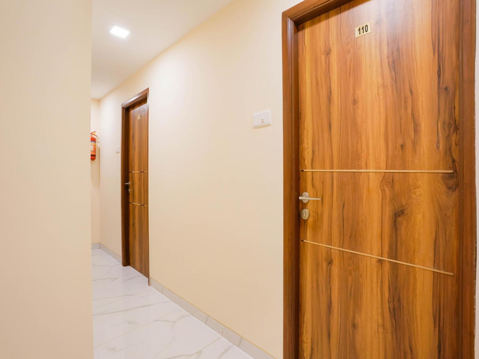 Hotel O King Residency Near Bharat Talkies ムンバイ エクステリア 写真