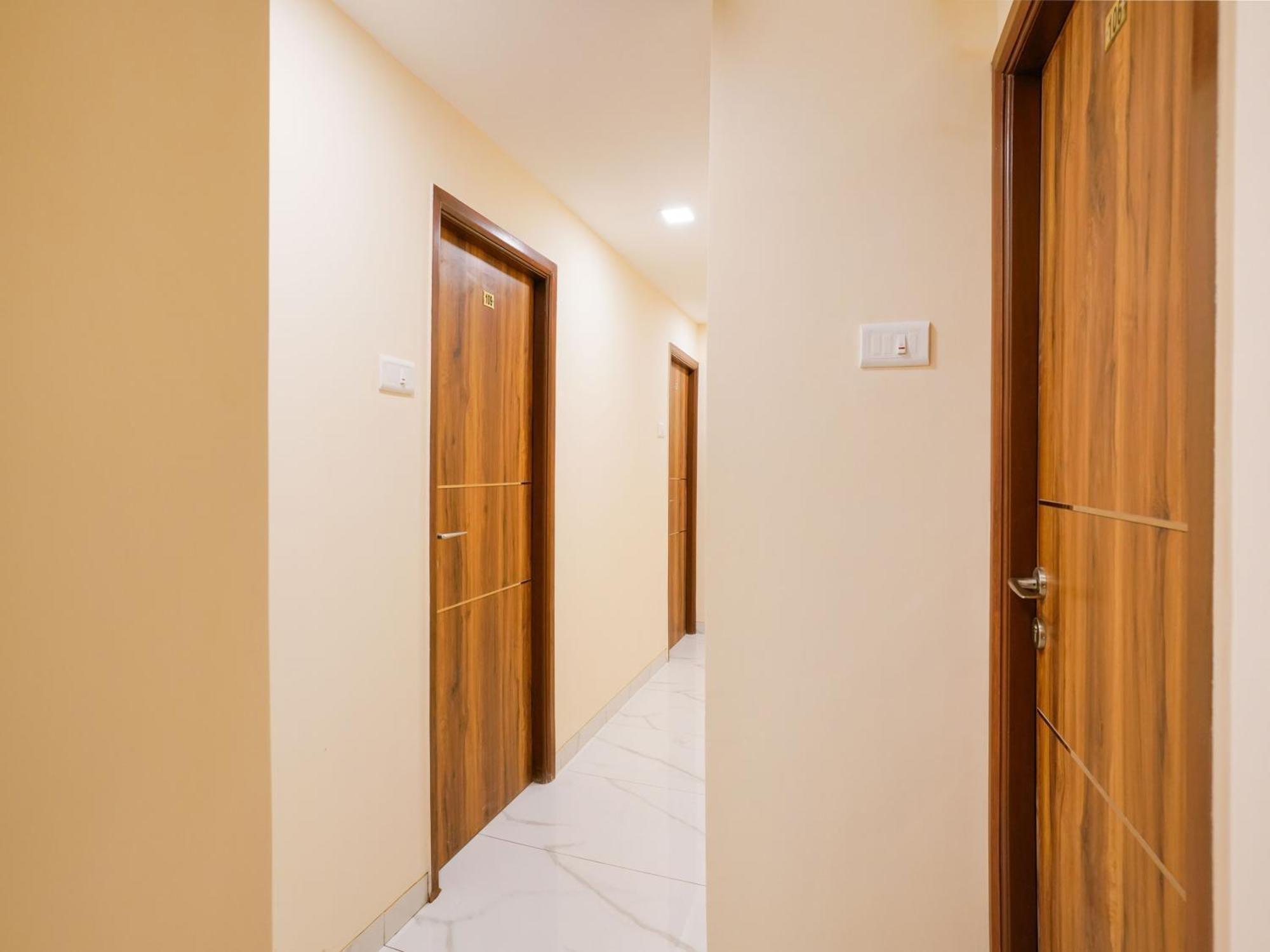 Hotel O King Residency Near Bharat Talkies ムンバイ エクステリア 写真